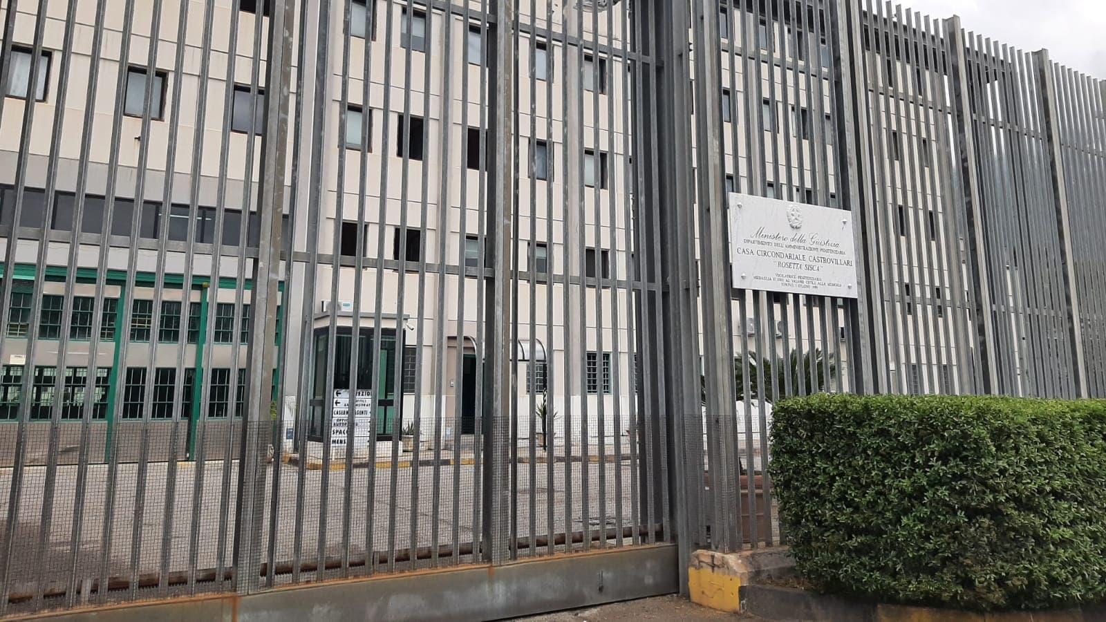 Uccise sua madre con oltre 30 coltellate: Paolo Sisci è stato trasferito nel carcere di Cosenza