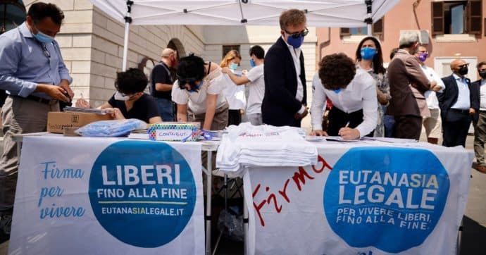 Referendum Day per l'eutanasia legale: banchetti a anche a Castrovillari e Cassano Jonio