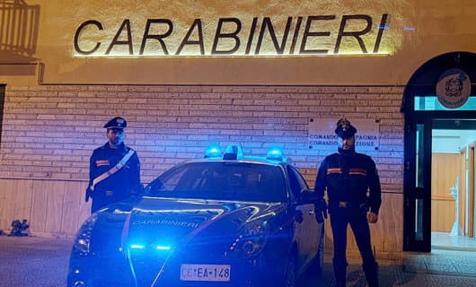 Schiavonea, tra le piante ornamentali sul balcone anche la Marijuana: arrestato