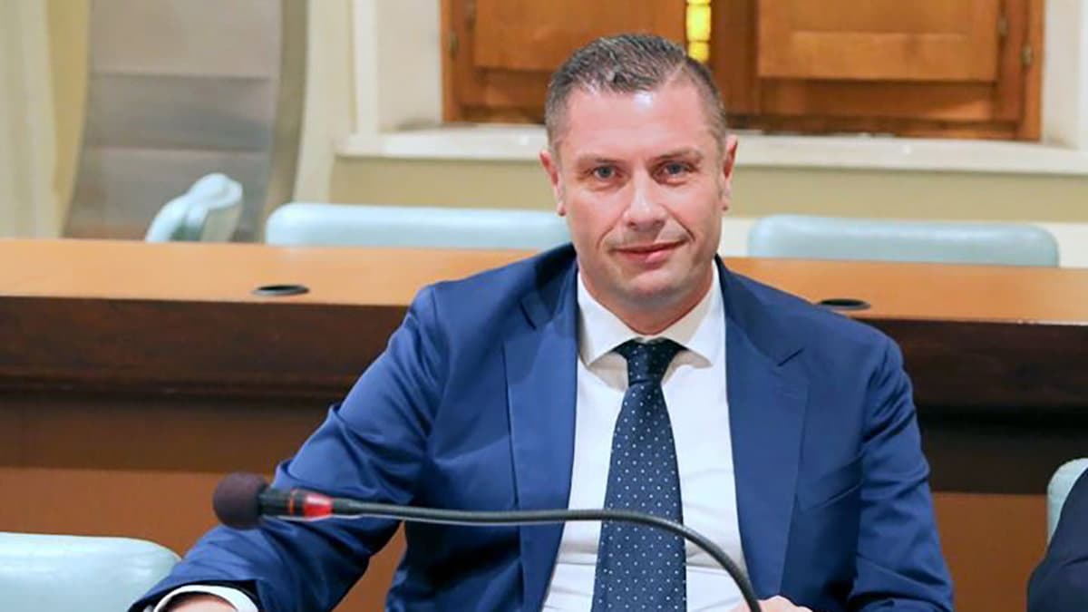 Co-Ro, assunzione di sedici vigili a tempo determinato: Promenzio chiede gli atti al Comune