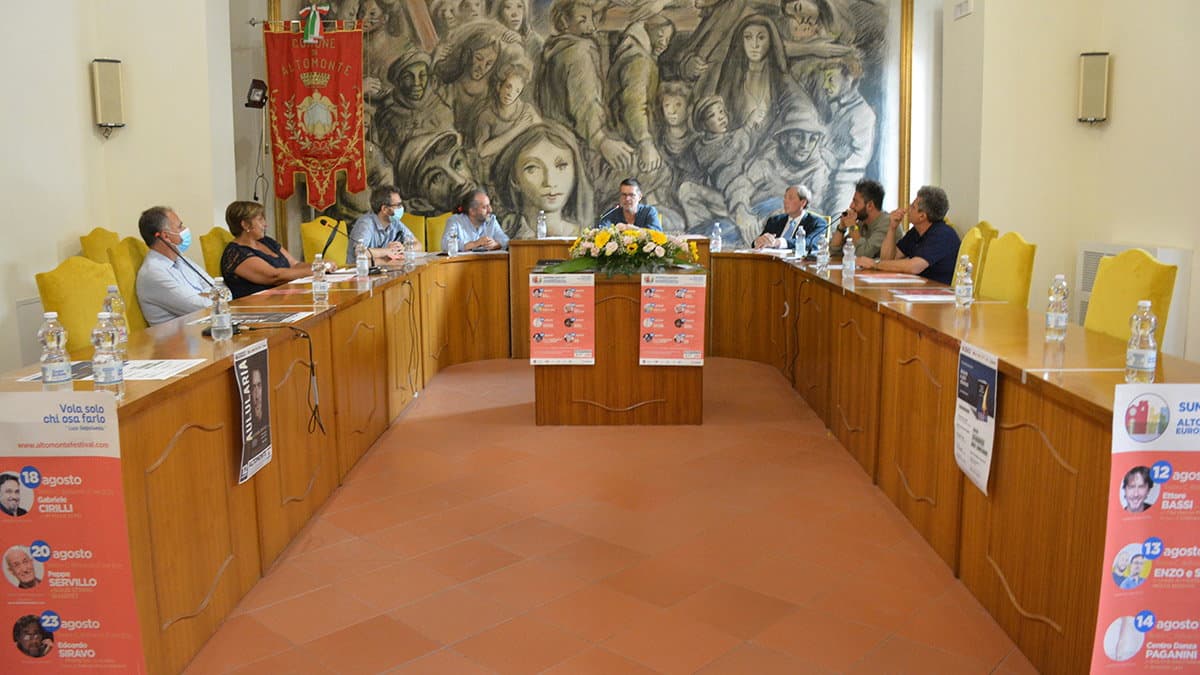 “Vola solo chi osa farlo” è il tema dell’Altomonte Summer Contest. Ecco tutti gli eventi
