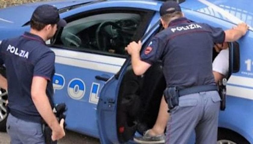 A Corigliano arrestato un uomo mentre violentava una ragazza davanti a una bambina