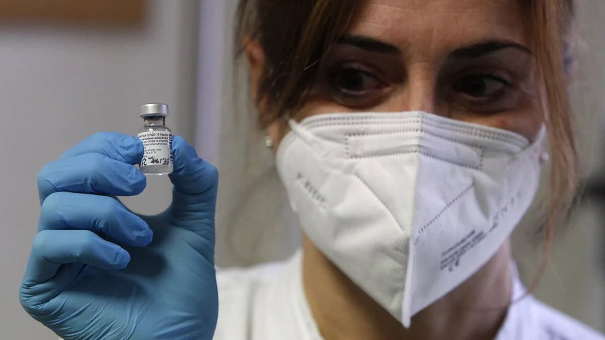 Efficacia vaccini, una pletora di "talebani" con la verità in tasca: discussioni infuocate
