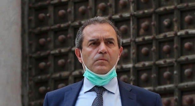 Regionali 2021, oggi per De Magtistris è l'ultimo giorno per raccogliere le firme