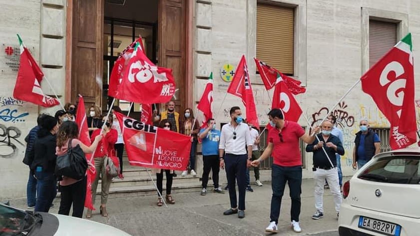 REGIONALI 2021 - la candidata al consiglio Dorato: «Salvaguardare i lavoratori precari dell'asp»