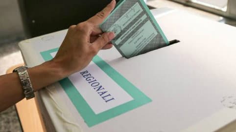 Protesta a Corigliano-Rossano: «Siamo abbandonati dalle istituzioni. Non andremo a votare»