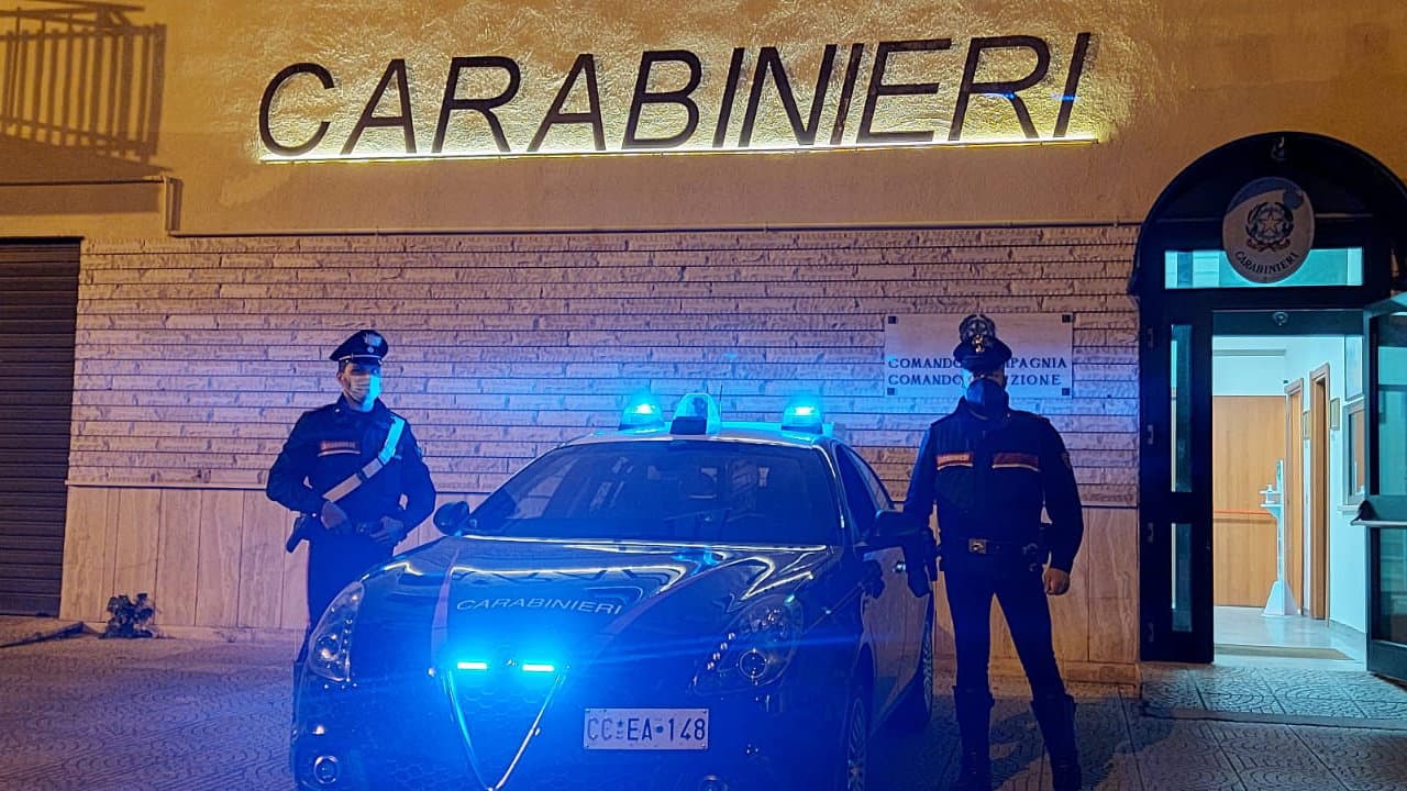 Co-Ro, evade dai domiciliari e al suo rientro non lo fanno più tornare a casa: arrestato