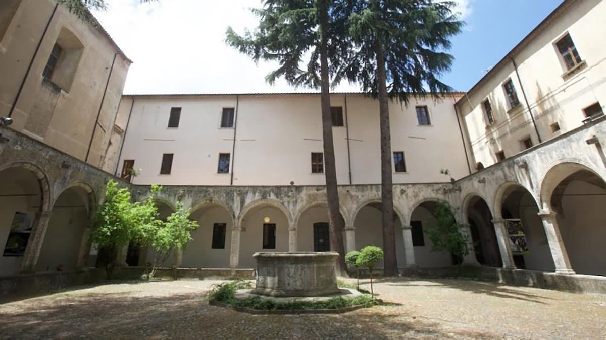 Cosenza, presentazione del libro “Appunti in attesa di discorsi compiuti - Tra disegni e scritture”