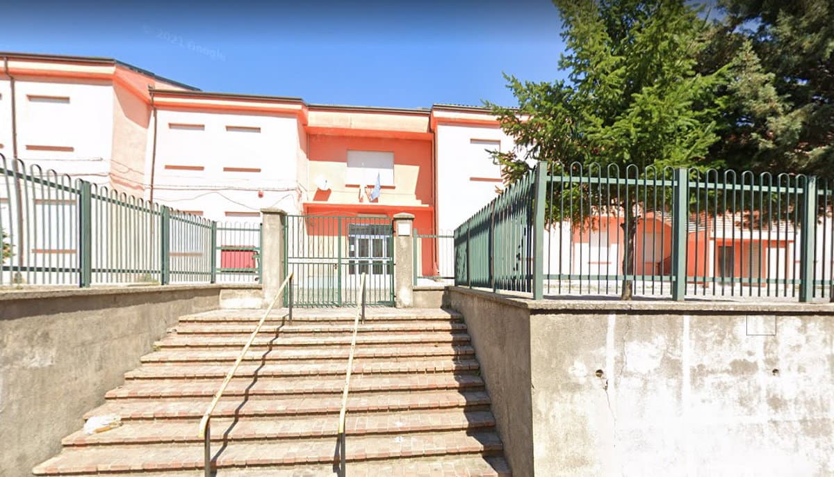 Campana, possibile focolaio covid nella scuola elementare: 21 positivi di cui 8 minori