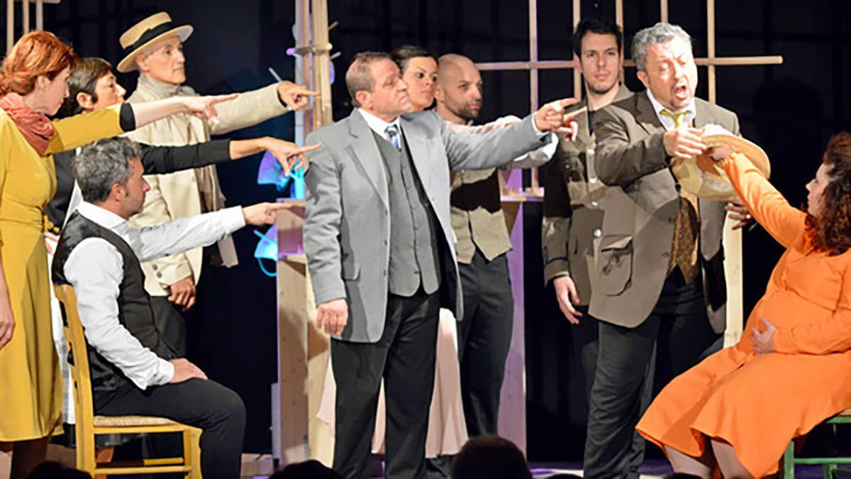 Al Cine Teatro comunale di Mormanno va in scena “Uomo e Galantuomo”