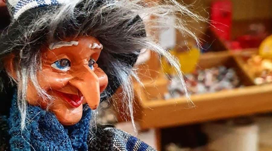 Bimbi sta arrivando la Befana! Dormite sonni tranquilli e mi raccomando… calze appese al camino