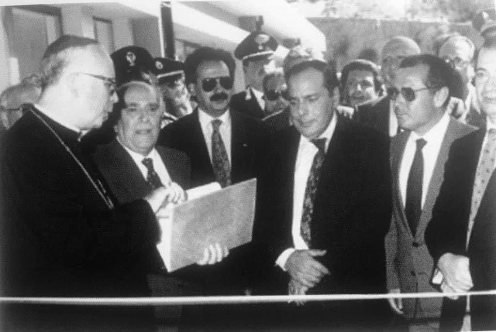 Una scuola alla memoria del Preside Di Noia. Anche l'ex sindaco Mascaro sostiene la proposta