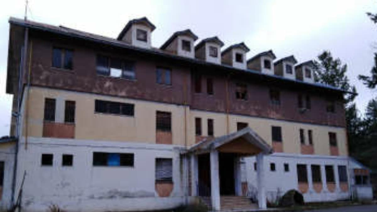 Il Cerro, ex hotel nel comune di Co-Ro, diventi un “Asilo nel bosco”