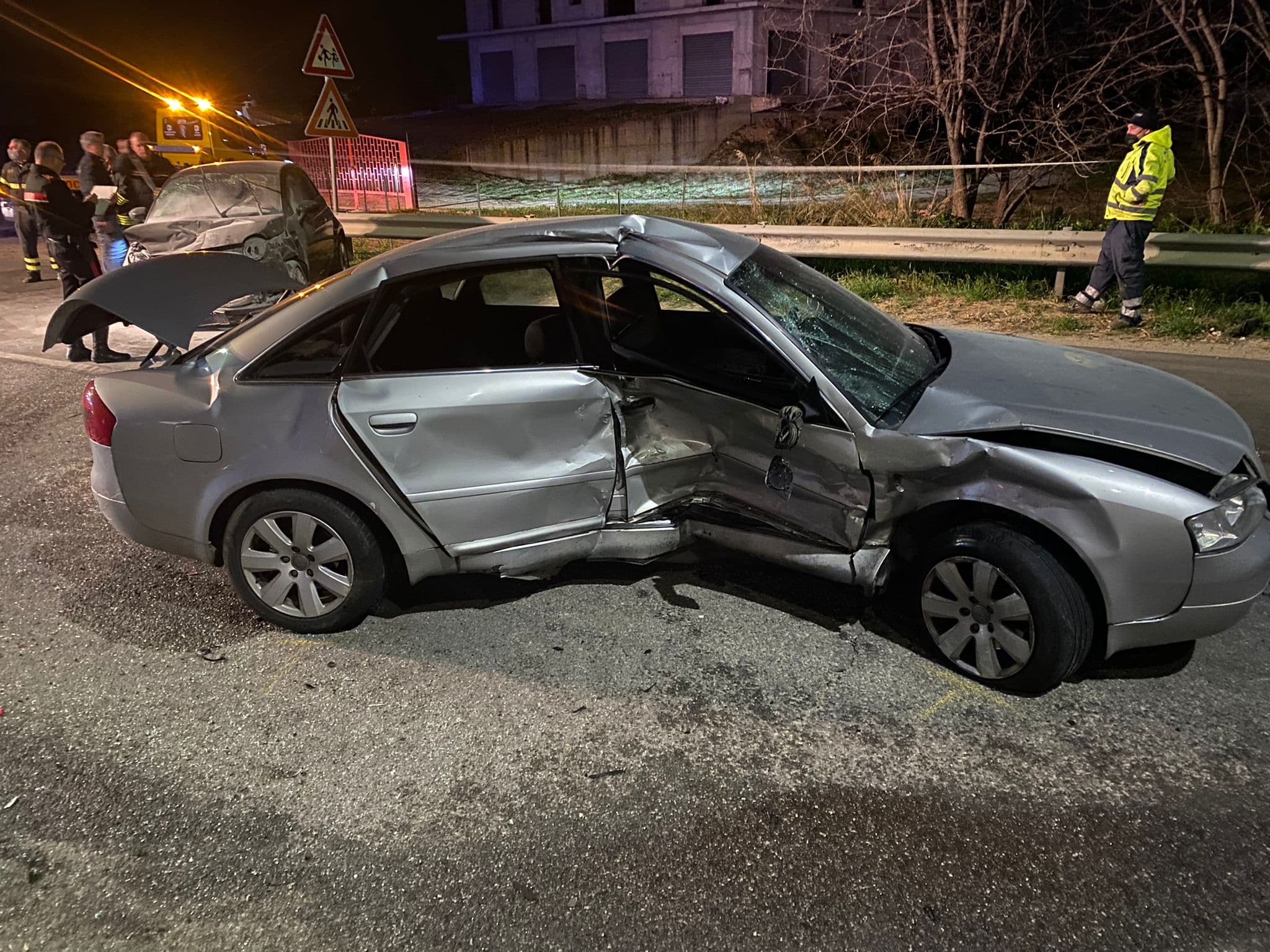 Pauroso scontro su via nazionale a Corigliano: ci sono 5 feriti