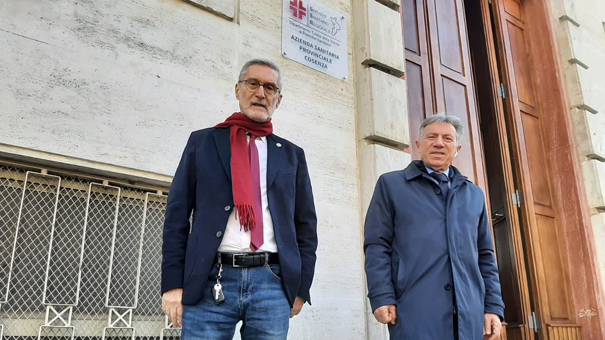 Sanità, Laghi incontra La Regina: Al centro la denuncia sulla carenza di personale e i problemi dell’azienda sanitaria