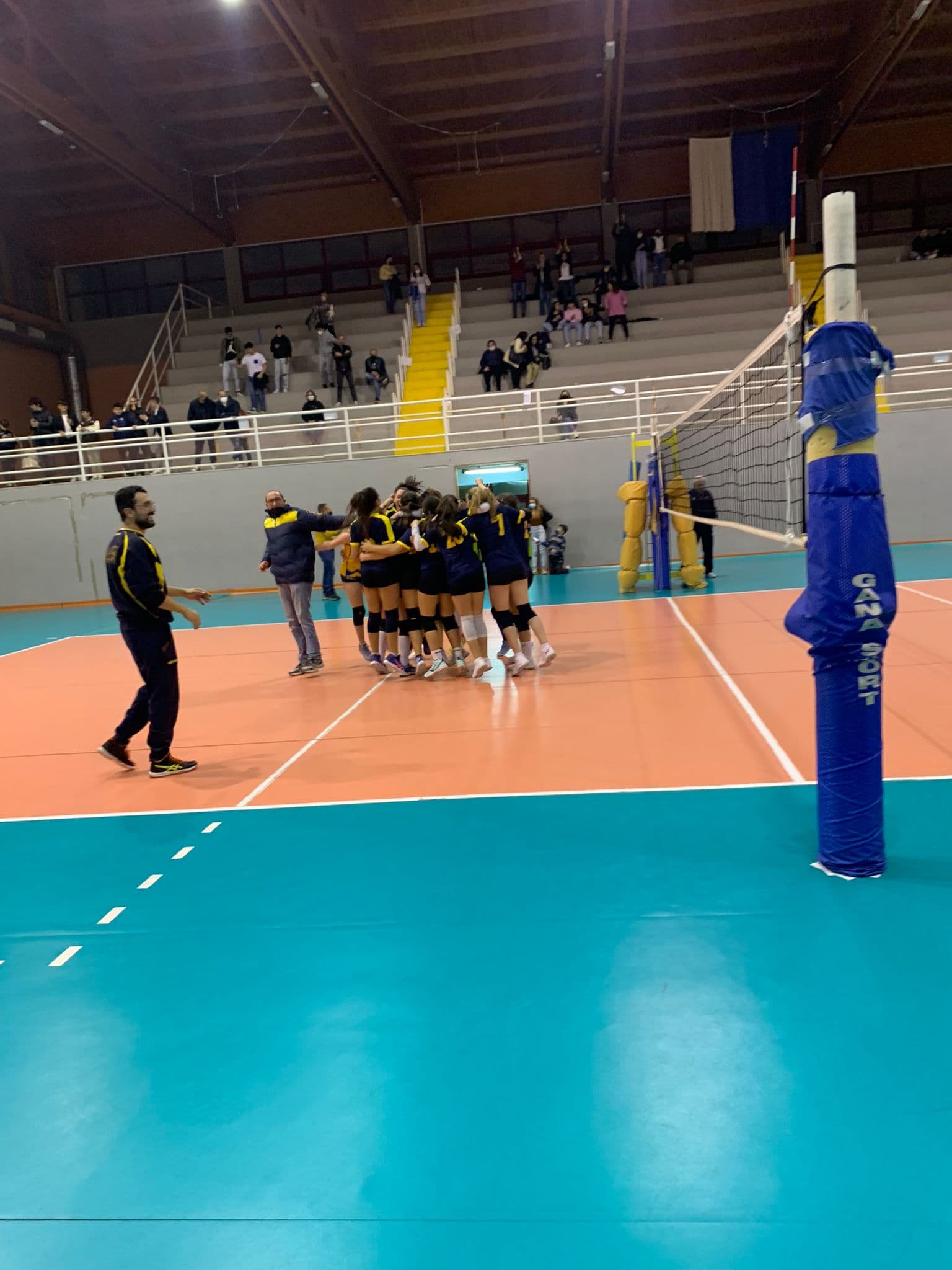 Pallavolo Rossano bussa alle porte della zona play-off: a testa alta e vincenti al "Felice Calabrò"