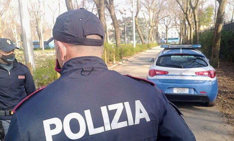 Spacciava la droga in bici a Trebisacce, arrestato 39enne: «Non dite niente ai miei genitori. Sono anziani»