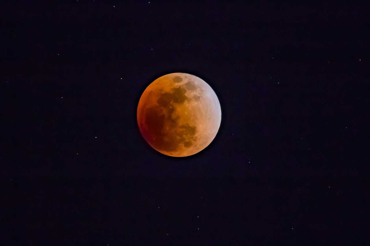 La Superluna di maggio: ecco quando sarà la spettacolare eclissi totale