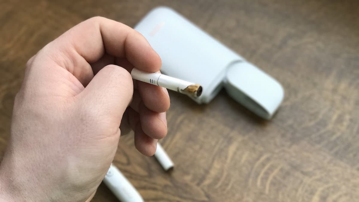 Tempi duri per i fumatori calabresi del tabacco riscaldato: l'Europa vuole bandire le sigarette heets