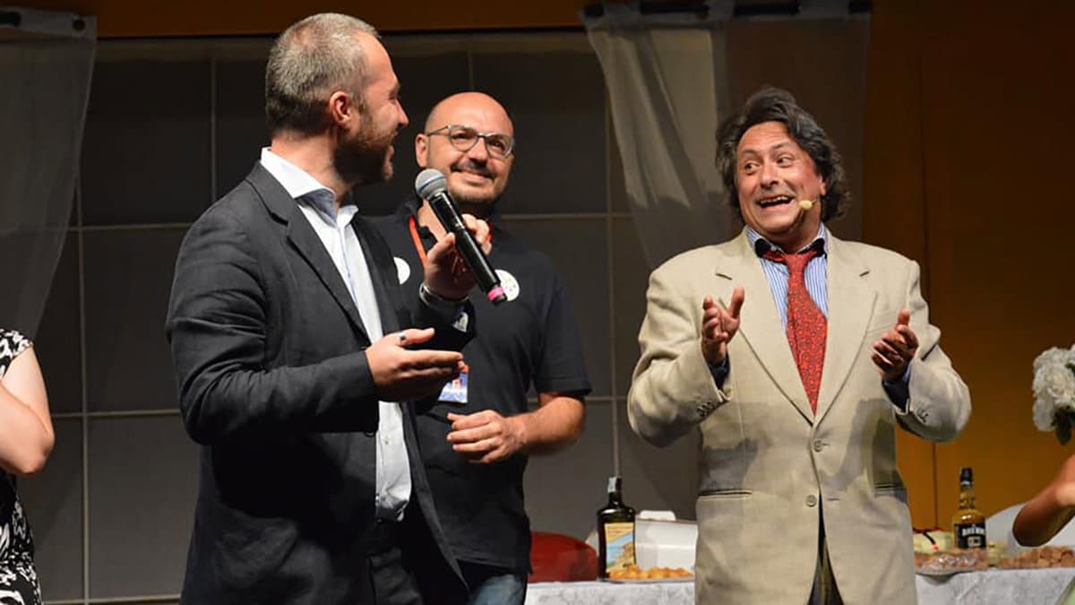 La compagnia teatrale Codex 8 & 9 fa incetta di premi per la commedia "Difetti perfetti"