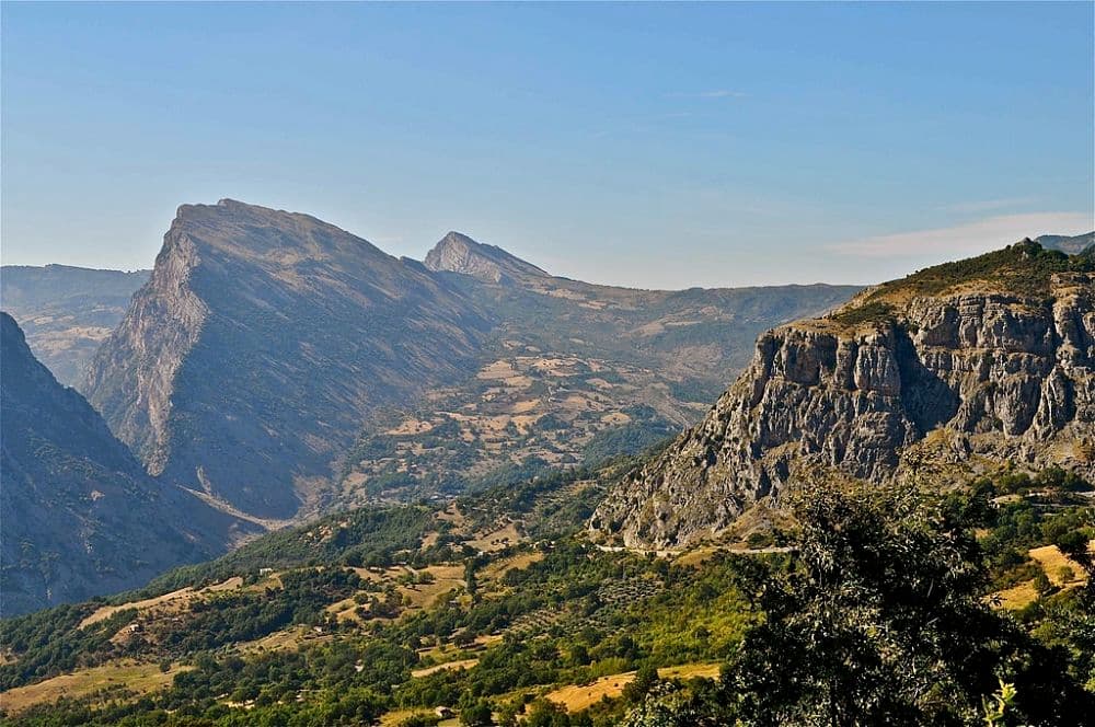 Parte oggi da San Lorenzo Bellizzi il Culture Tour: storie di vino e conserve dal Pollino allo Stretto