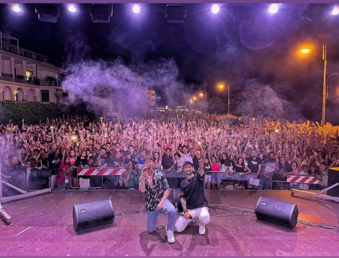 Trebisacce, successo per la Notte Blu: Shade conquista Riviera dei Saraceni