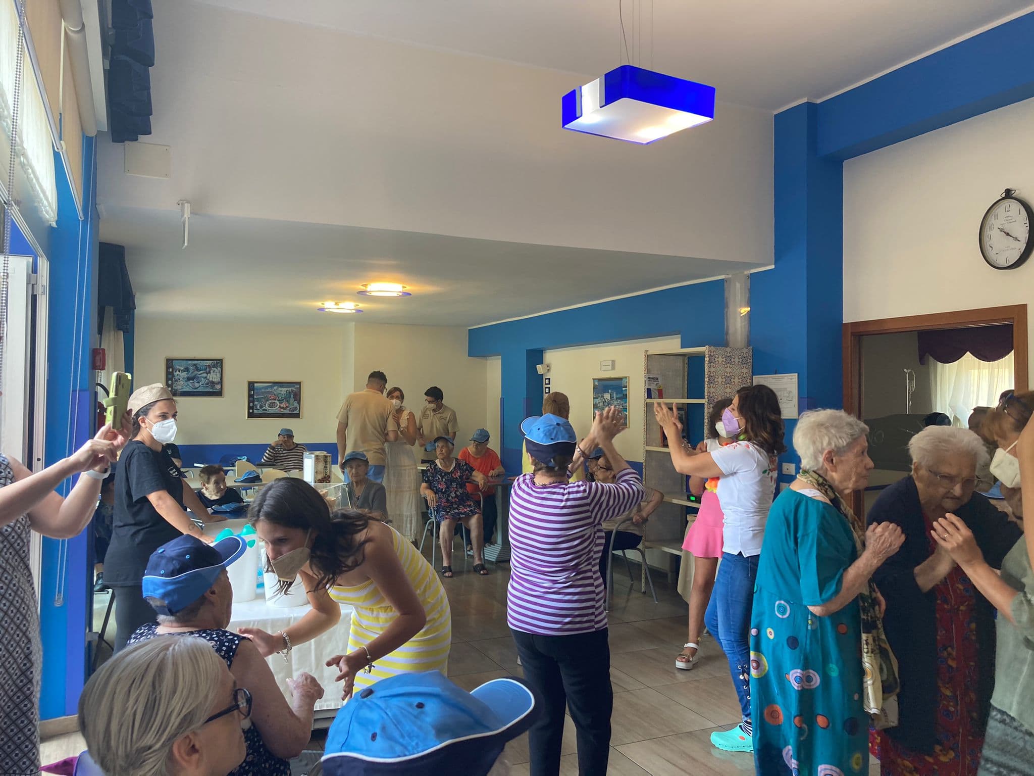 Un gelato come simbolo di serenità per la Comunità per Anziani San Benigno