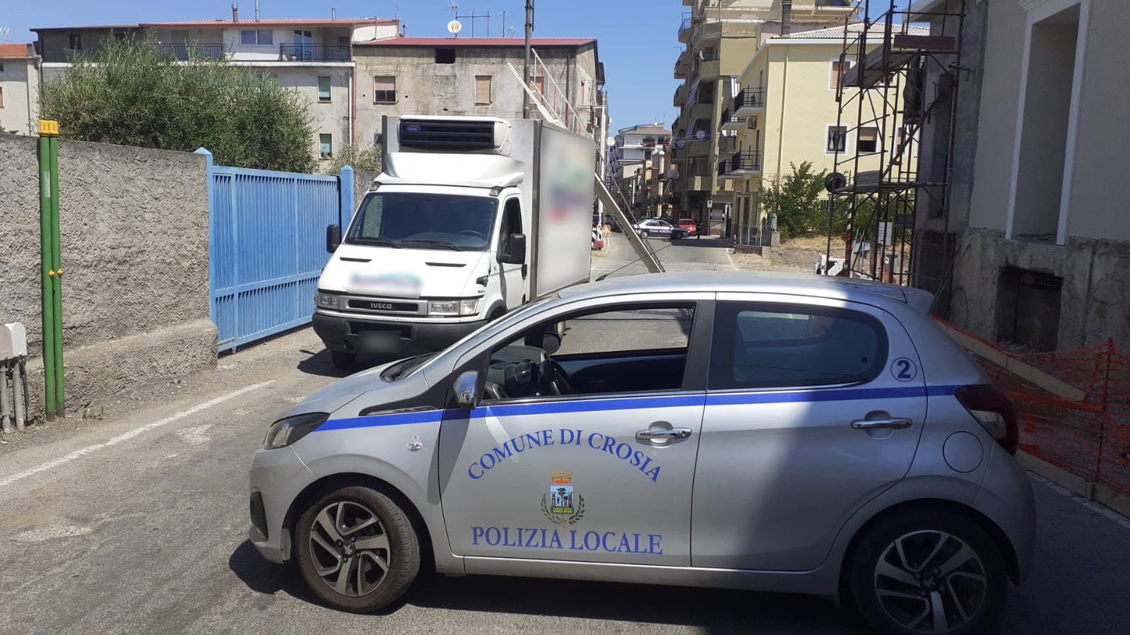 Incidente a Mirto, divelto (ancora una volta) il passaggio a livello