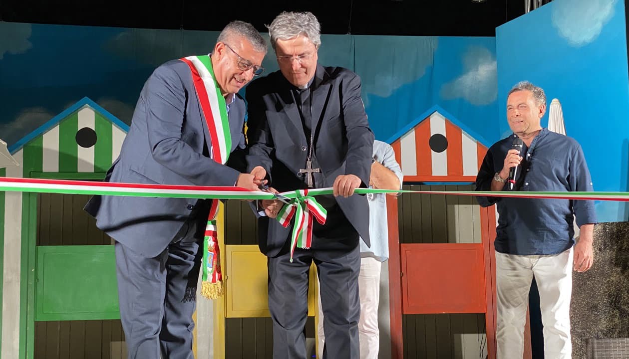 Marina di Sibari con un nuovo look: ecco la nuova piazza "Rosa dei Venti"