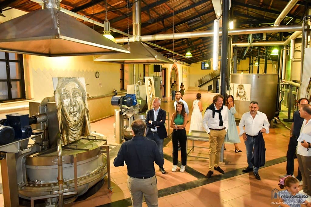 Chiusa l'esposizione straordinaria Oicofobia dei dipinti di Ydáñez: ora si pensa alla prossima sessione autunnale