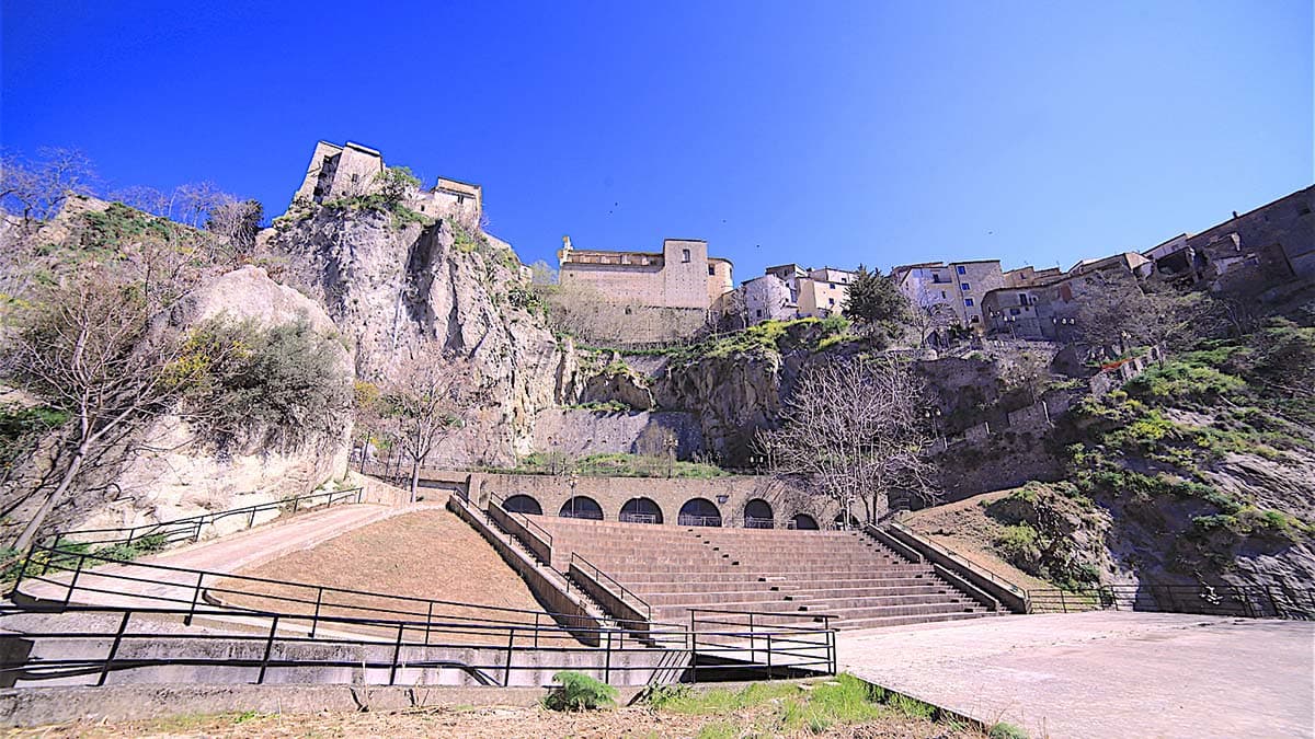 Ad Oriolo il grande teatro greco di Eschilo con la trilogia “L’Orestea”. Ecco quando