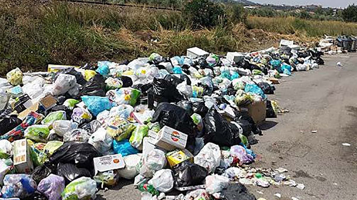 Emergenza rifiuti a Cariati: «La cittadinanza rispetti il calendario con pazienza e collaborazione»