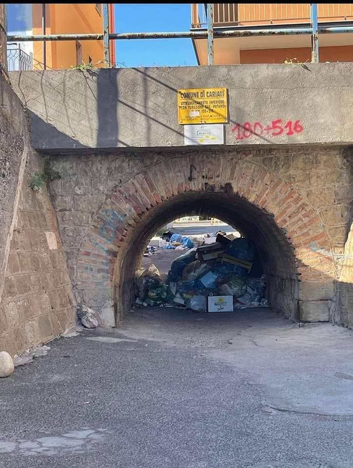 Cariati in emergenza rifiuti ed acqua: richiesto l'intervento del Prefetto di Cosenza