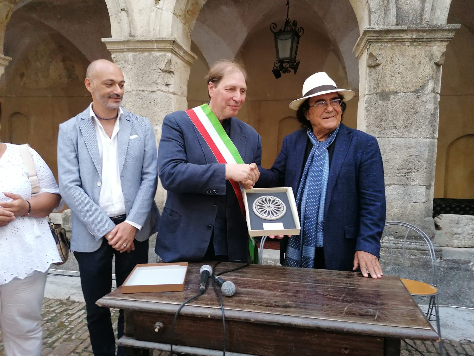 Al Bano riempie di "nostalgia canaglia" il teatro Costantino Belluscio di Altomonte