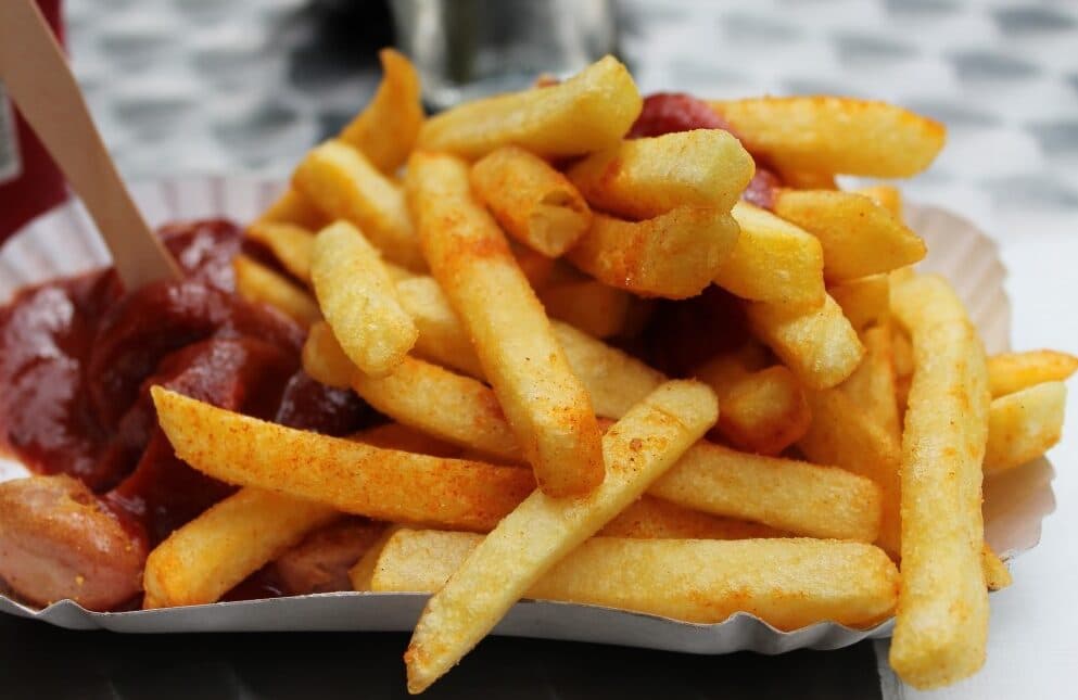 In Calabria sul cibo «stiamo facendo un casino». Per i bambini? «Solo patatine scongelate in pessimi oli»