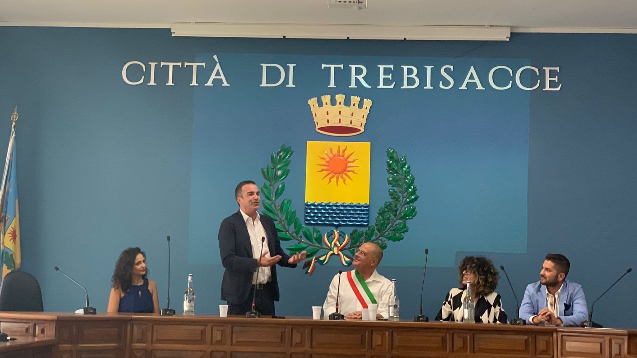 Occhiuto a Trebisacce per fare il punto delle grandi questioni con le istituzioni. Poi un incontro politico