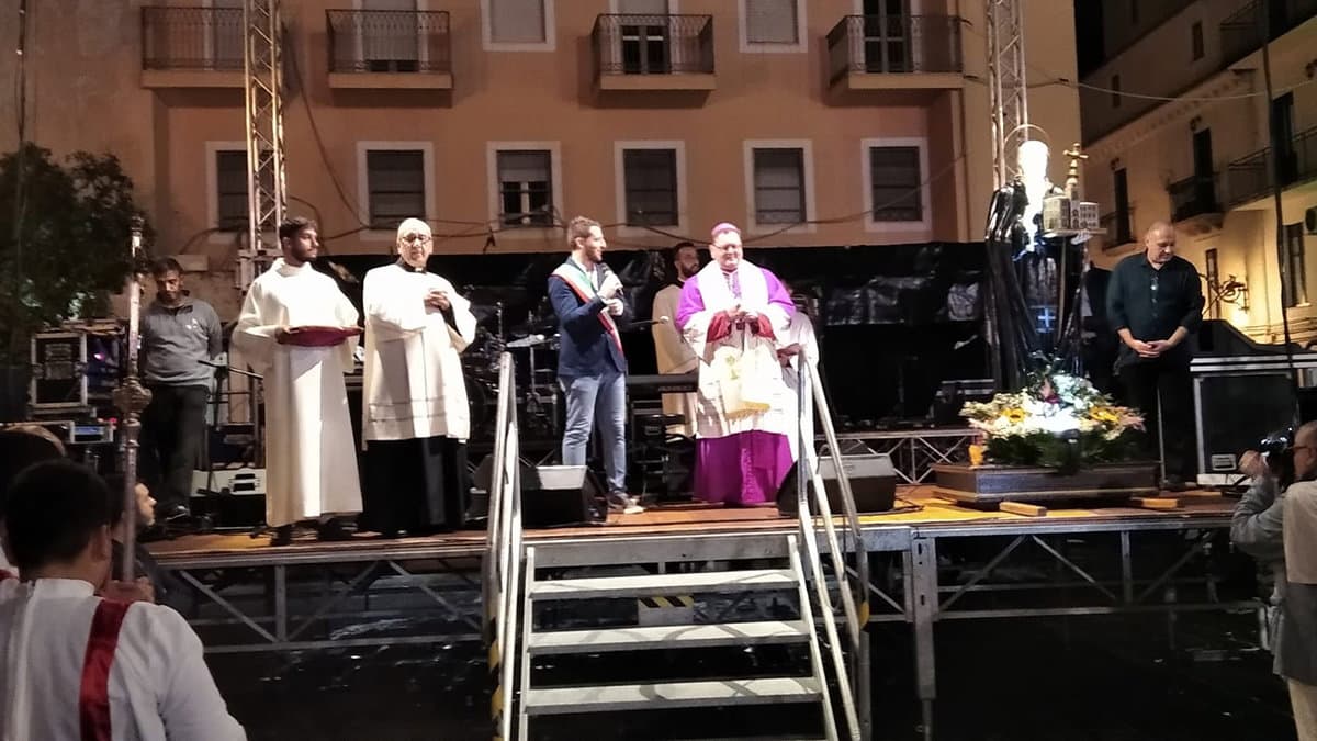 «Non basta contrastare le tenebre, bisogna accendere la luce». Le parole di San Nilo attuali, moderne e vere