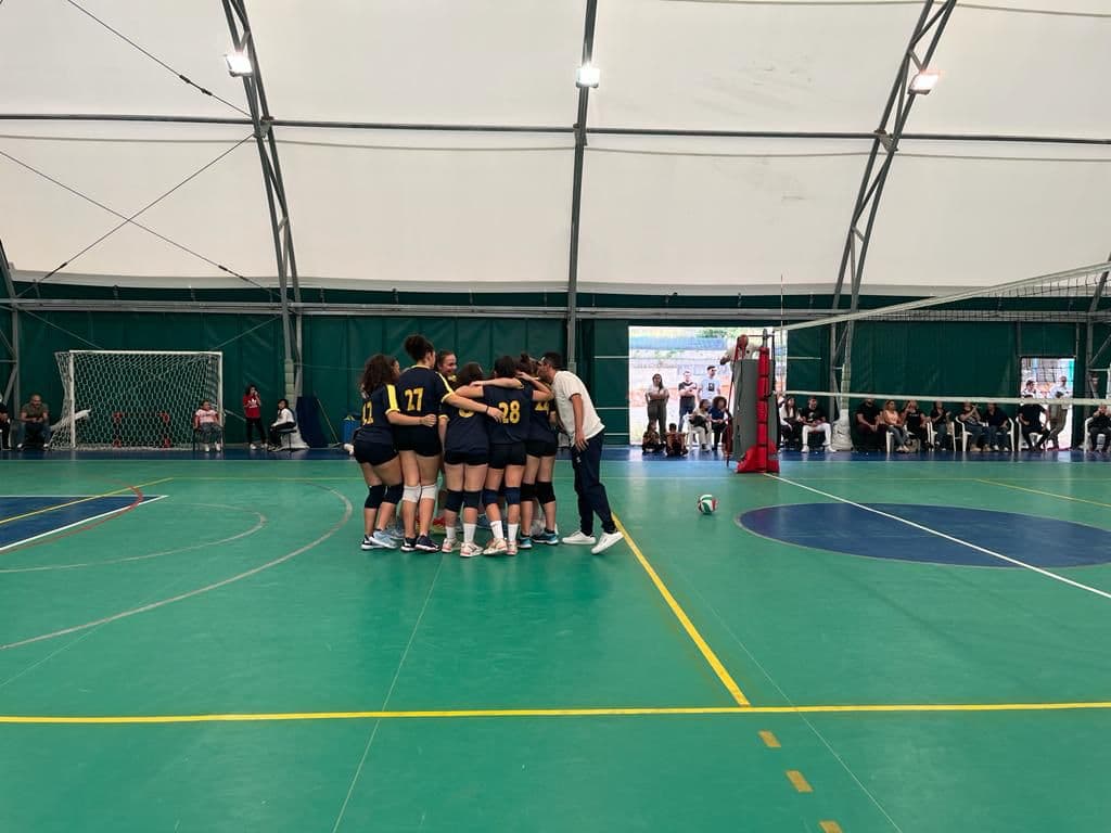 VOLLEY FEMMINILE - La Perla di Calabria Rossano parte a bomba: vittoria nettissima contro l’Olimpia Bagnara