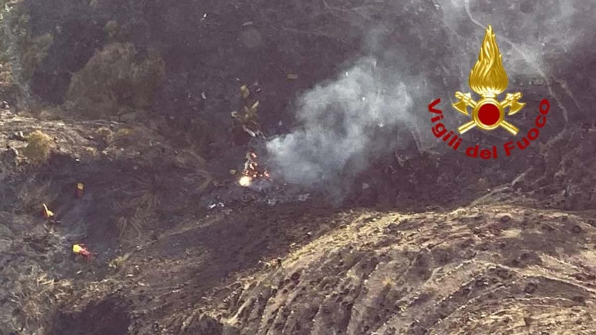 Canadair precipita ed esplode sull'Etna: era partito dalla Calabria. Due i dispersi