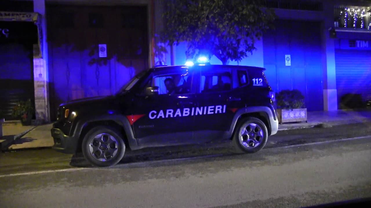 Una donna con ferite autoinflitte ai polsi è stata salvata dai Carabinieri di Calopezzati