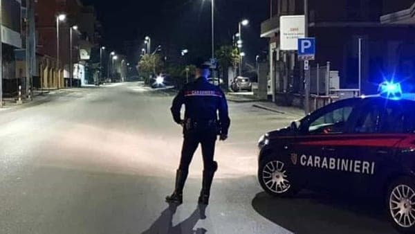 Sparatoria all'ombra del castello ducale a Corigliano centro: due feriti