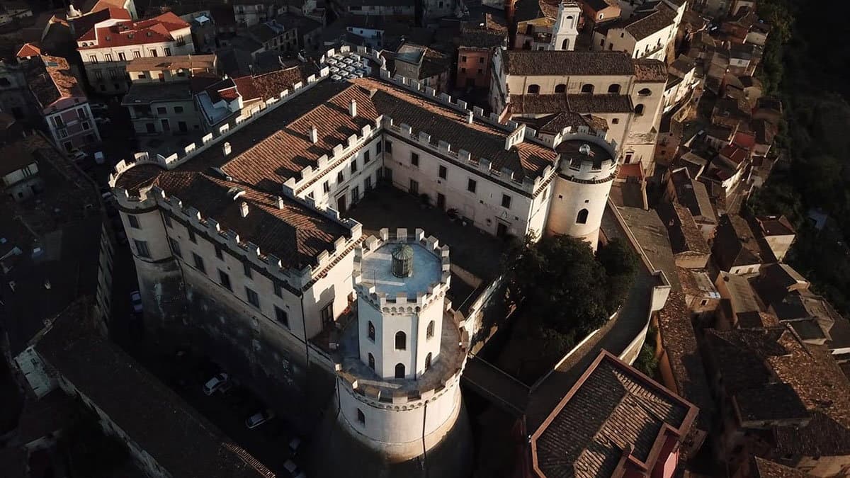 Domenica 6 la Rievocazione Storica della visita di Vittorio Emanuele III al Castello di Corigliano