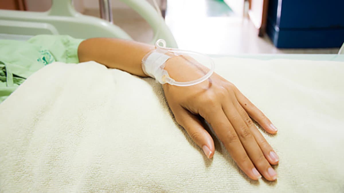 Operata in una clinica privata, finisce in condizioni critiche al Pronto Soccorso: è salva