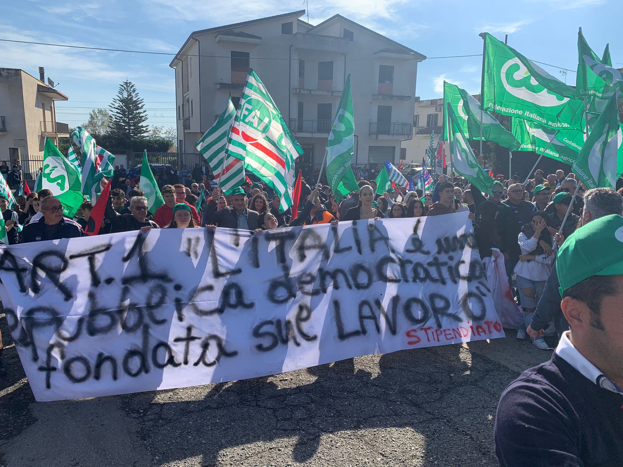 Alla manifestazione delle Tute Verdi c'erano tutti, compresi la Rabbia e la Speranza