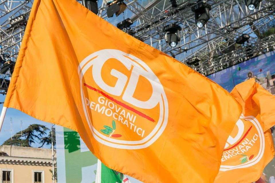 I Giovani democratici di Co-Ro in piazza contro la mafia, contro la guerra e ogni genere di sopraffazione