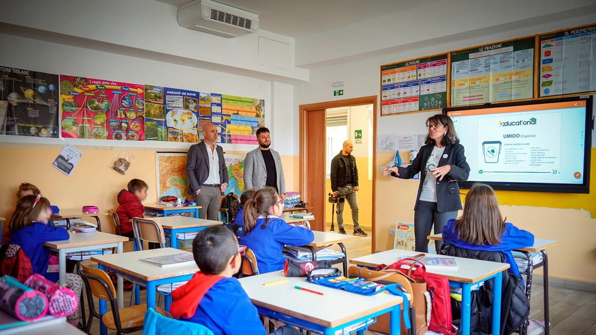 Anche a Crosia i ragazzi accolgono con entusiasmo la proposta educativa di Ecoross