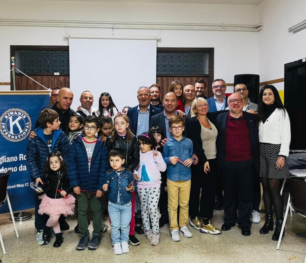 Giornata mondiale dell'infanzia e dell'adolescenza: l'omaggio del Kiwanis club Ippodamo da Mileto