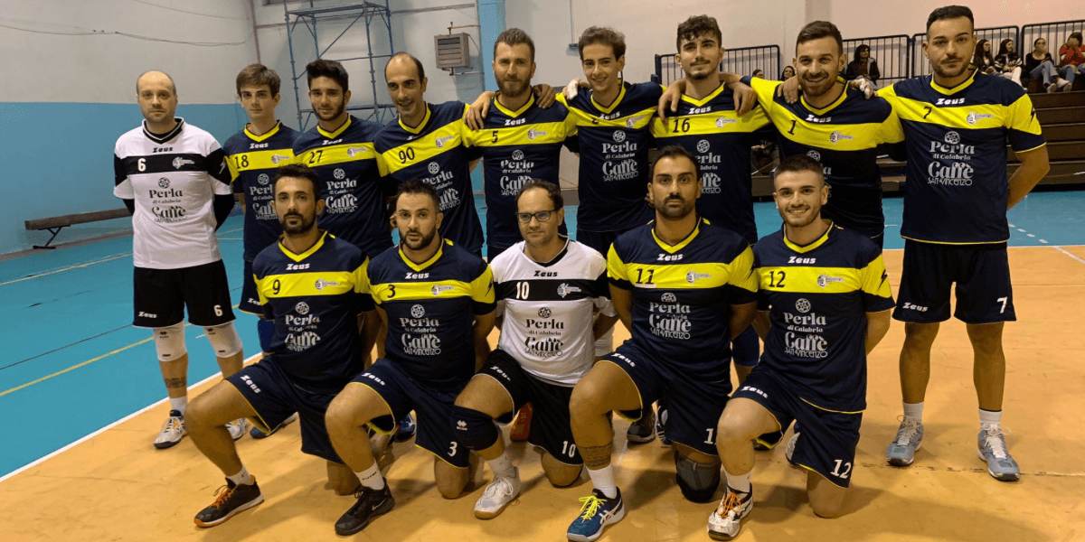 VOLLEY MASCHILE - Pallavolo Rossano padroneggia il campo: una vittoria senza discussione!
