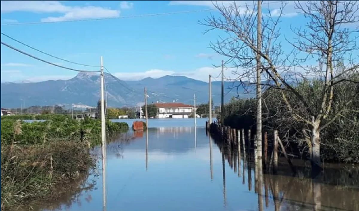 Crati, quattro anni dall’alluvione e ancora nessun intervento definitivo di ripristino dell'argine