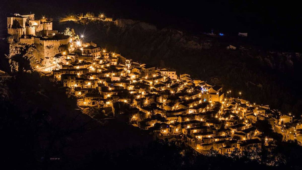 Dopo tre anni di stop a Rocca imperiale ritorna il Concorso Internazionale di Poesia “Il Federiciano"